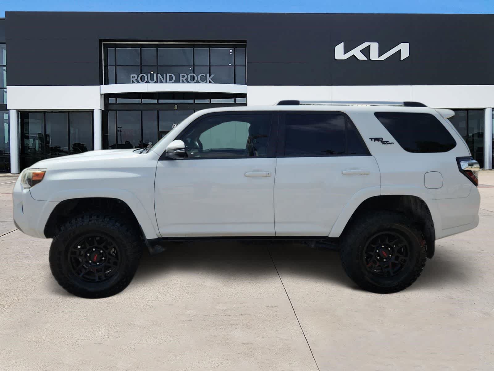 Used 2018 Toyota 4Runner TRD Off-Road Premium AWD/4WD image 4