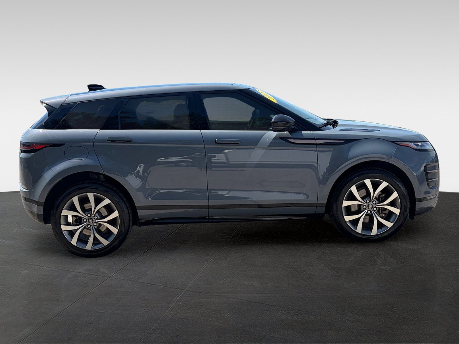 Used 2022 Land Rover Range Rover Evoque R-Dynamic SE AWD/4WD image 4