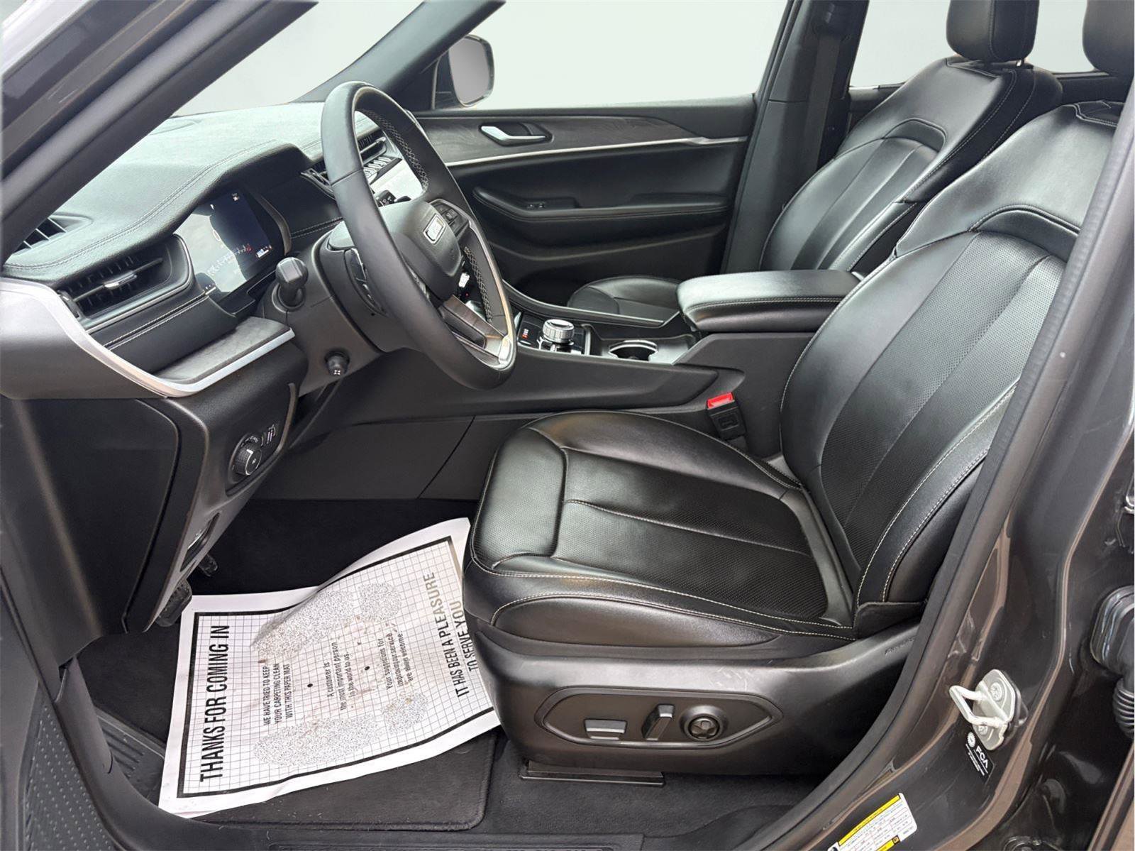 Used 2024 Jeep Grand Cherokee L Limited w/ Luxury Tech Group II image 9