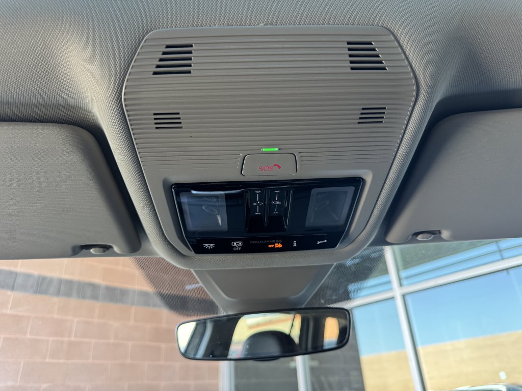 Used 2024 Volkswagen Atlas Peak Edition SE AWD/4WD image 24
