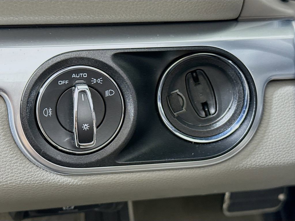 Used 2015 Porsche Boxster image 10