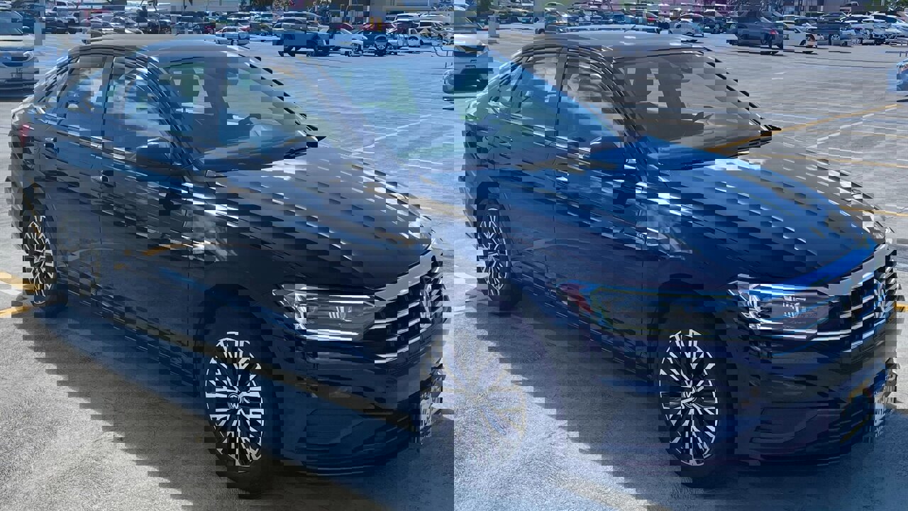 Used 2019 Volkswagen Jetta SEL FWD image 4