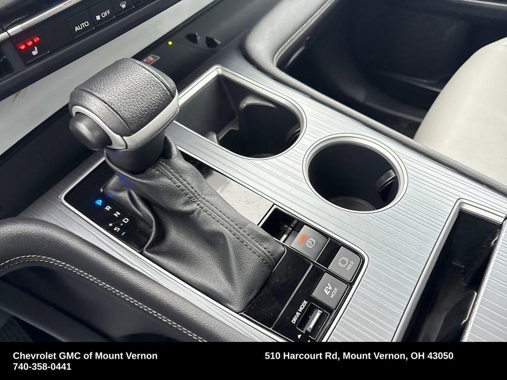 Used 2025 Toyota Sienna XLE image 28