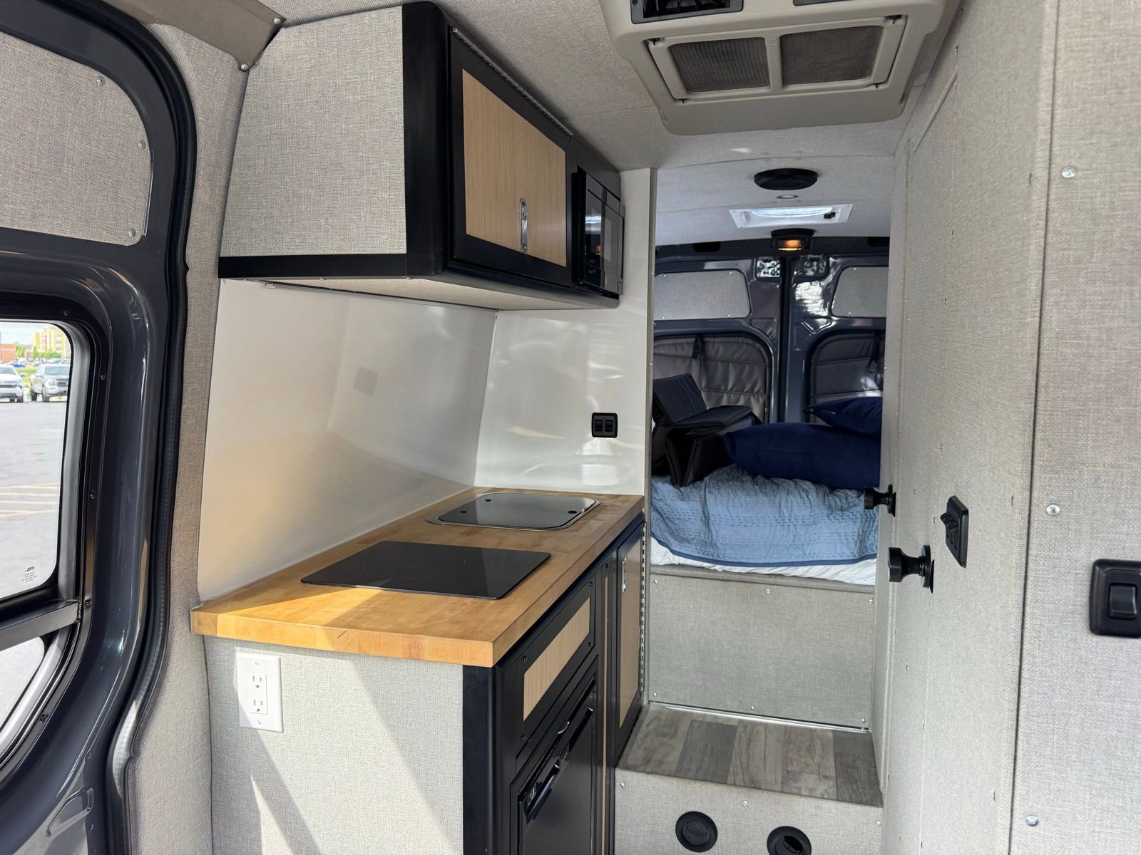 Used 2020 Mercedes-Benz Sprinter 2500 image 26