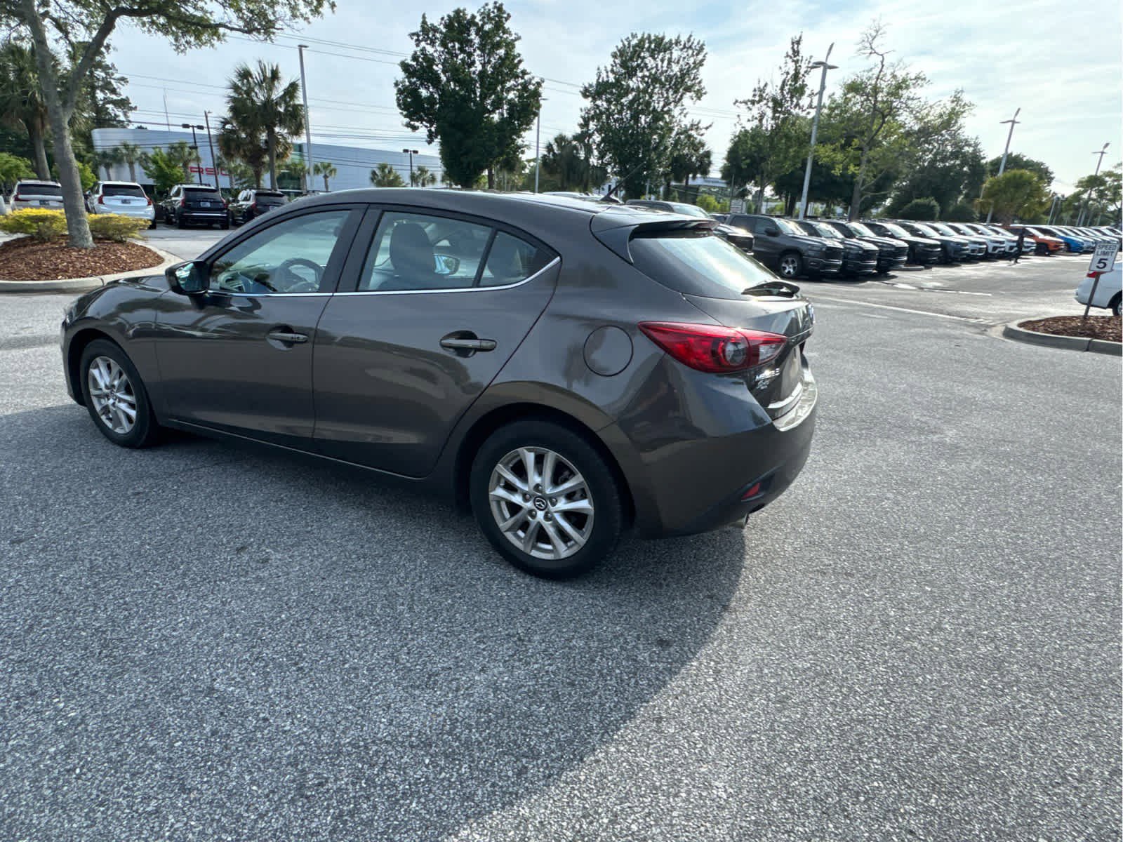 Used 2016 MAZDA MAZDA3 i Touring FWD image 13