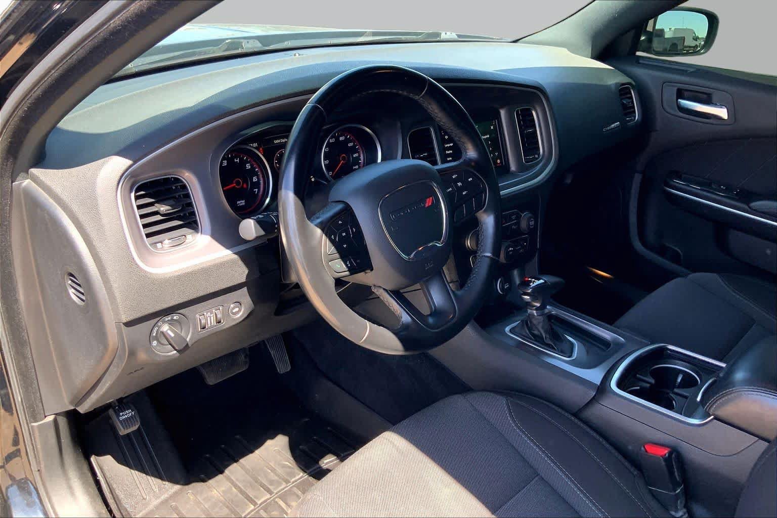 Used 2022 Dodge Charger SXT RWD image 18