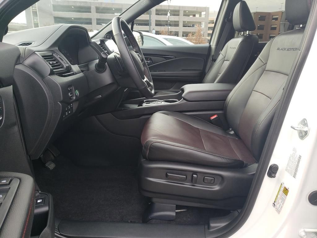 Used 2025 Honda Ridgeline Black Edition image 17