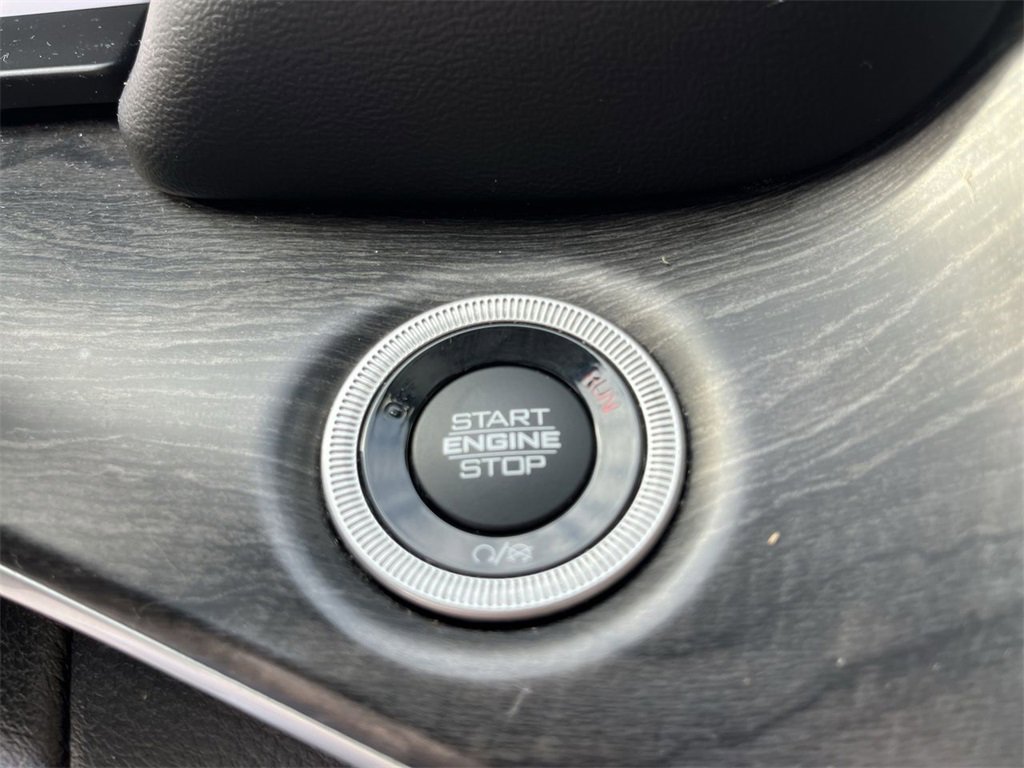 Used 2021 Jeep Grand Cherokee L Limited image 16