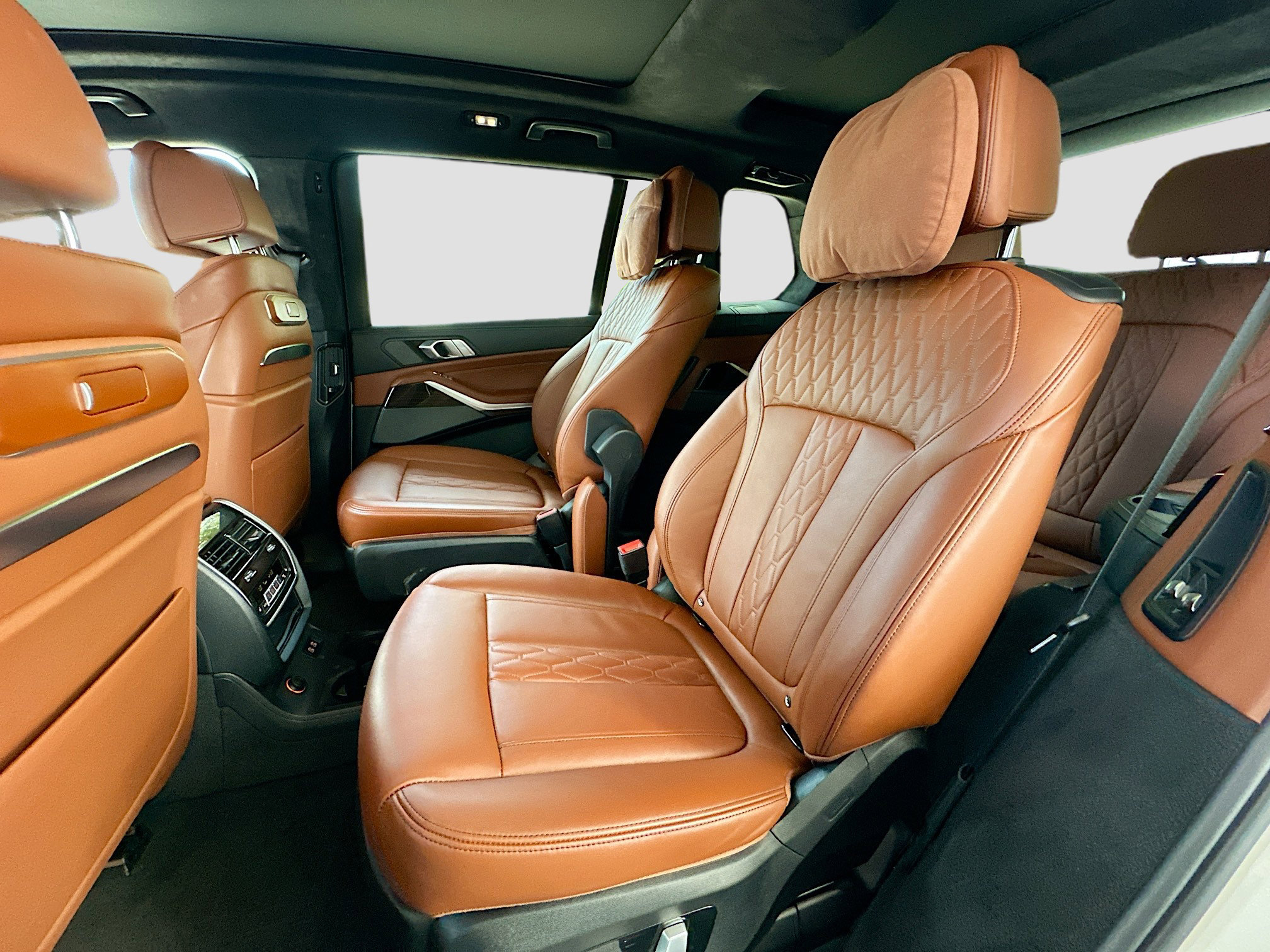 Certified 2024 BMW X7 xDrive40i w/ Executive Package image 26