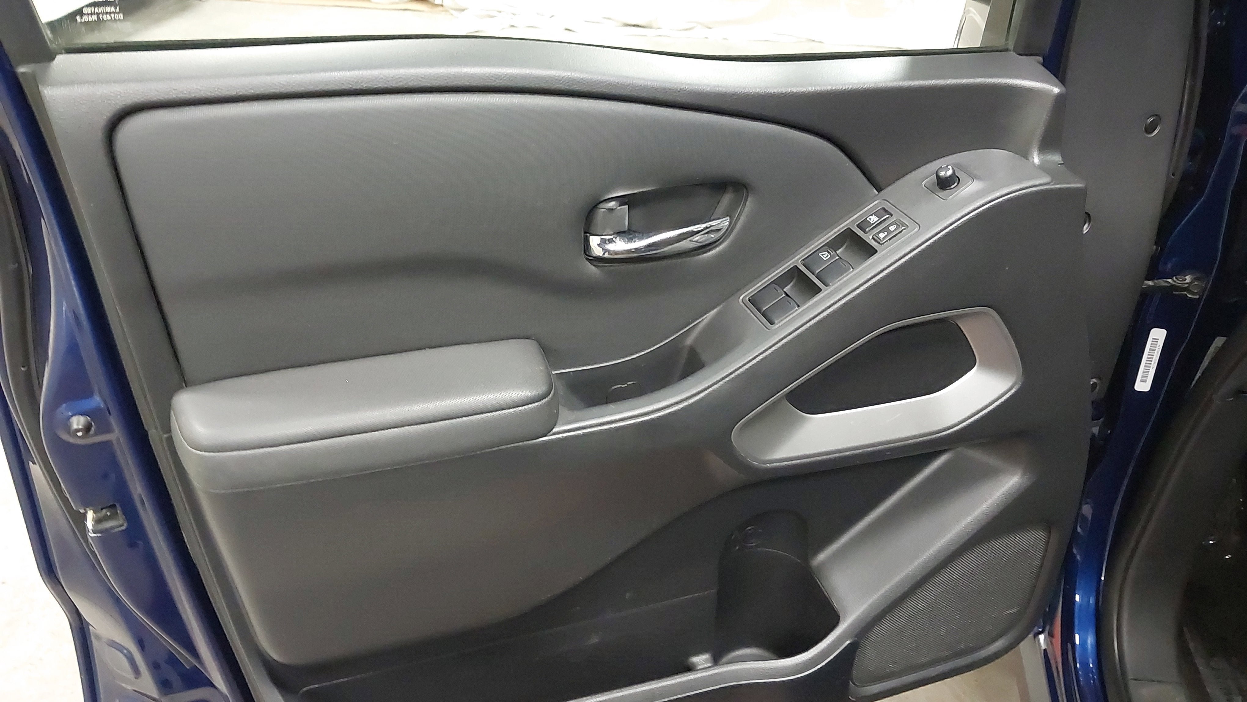 Used 2022 Nissan Frontier SV AWD/4WD image 25