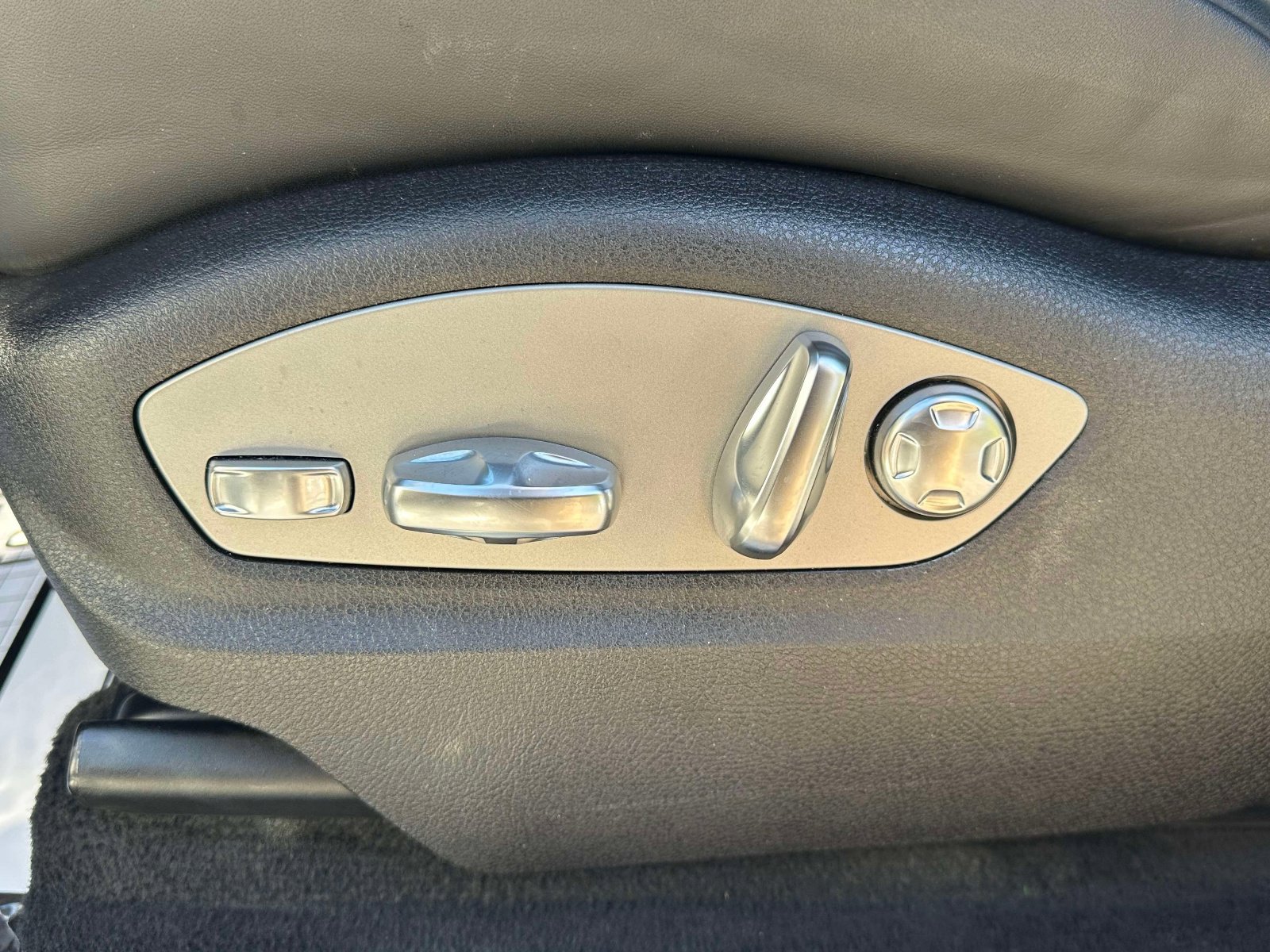 Used 2022 Porsche Macan S image 21