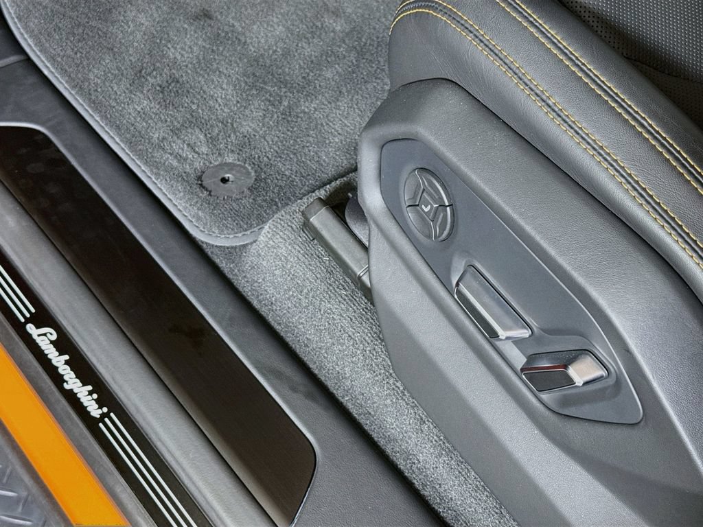 Used 2024 Lamborghini Urus S AWD/4WD image 20