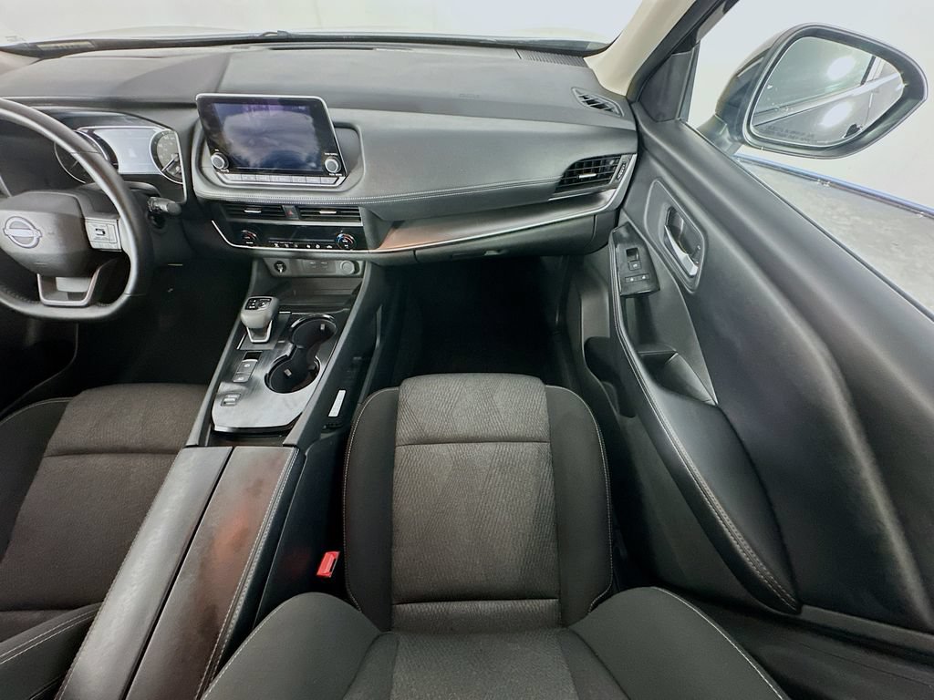Used 2025 Nissan Rogue SV FWD image 11