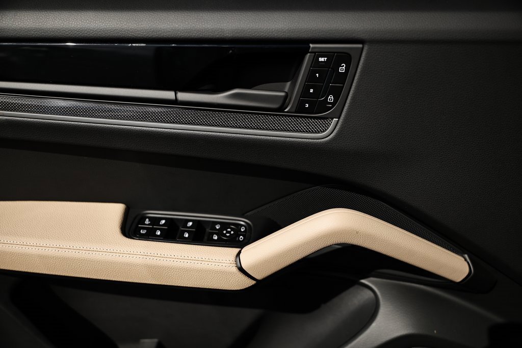 New 2026 Porsche Cayenne S image 19