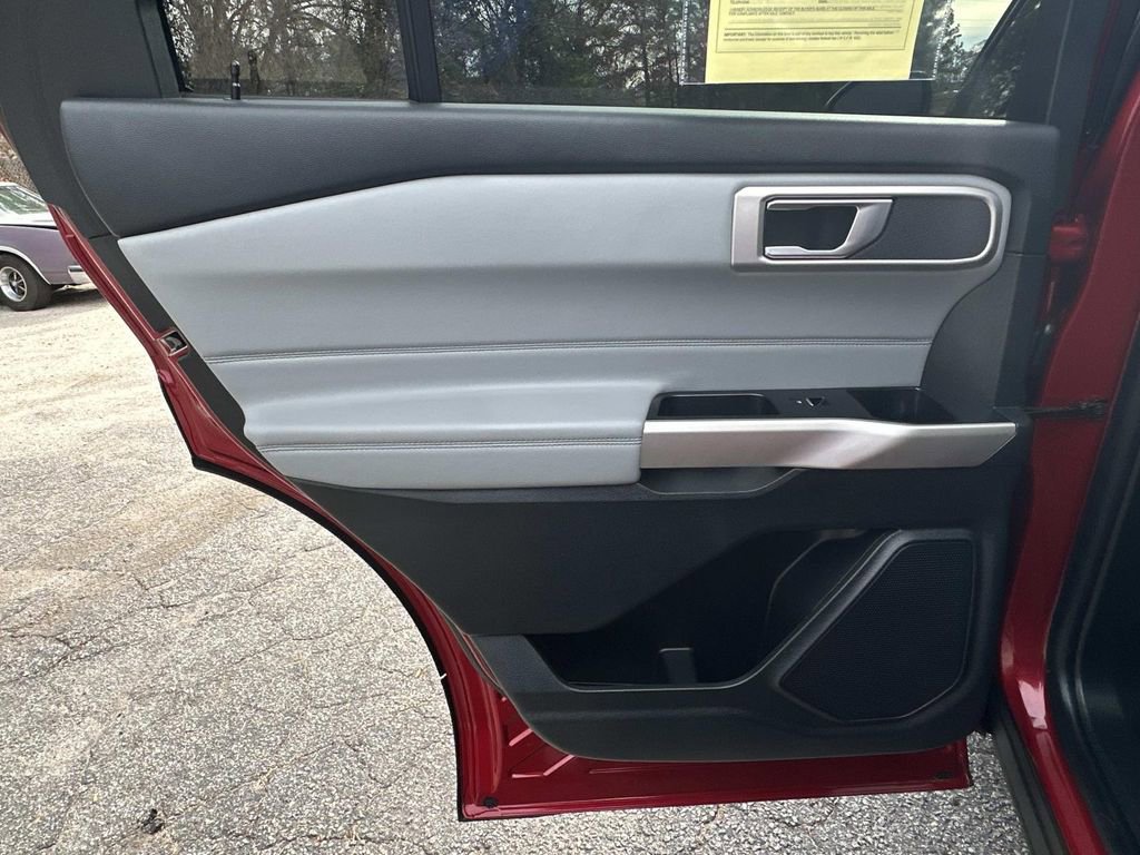 Used 2023 Ford Explorer XLT w/ Equipment Group 202A image 23