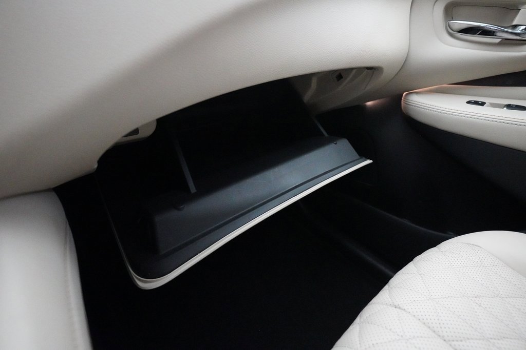 Certified 2024 Nissan Murano Platinum w/ Cargo Package image 32