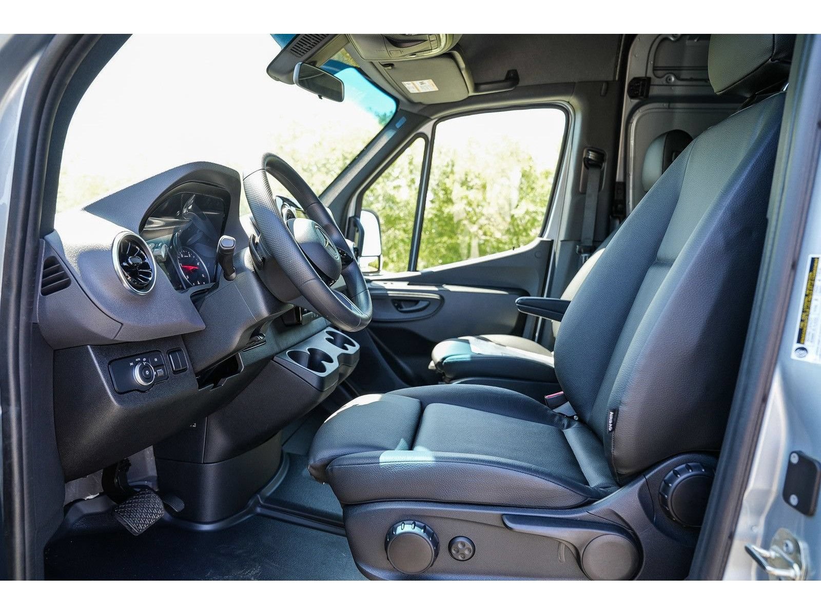 New 2025 Mercedes-Benz Sprinter 2500 image 17