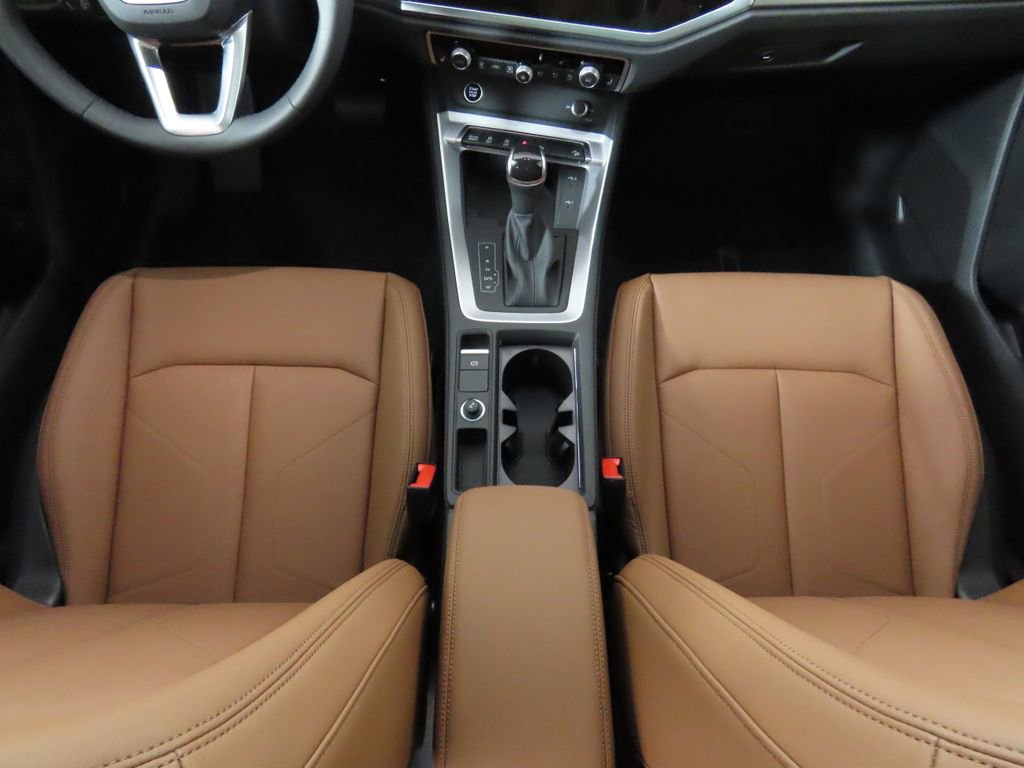 Certified 2025 Audi Q3 2.0T Premium w/ Convenience Package image 16