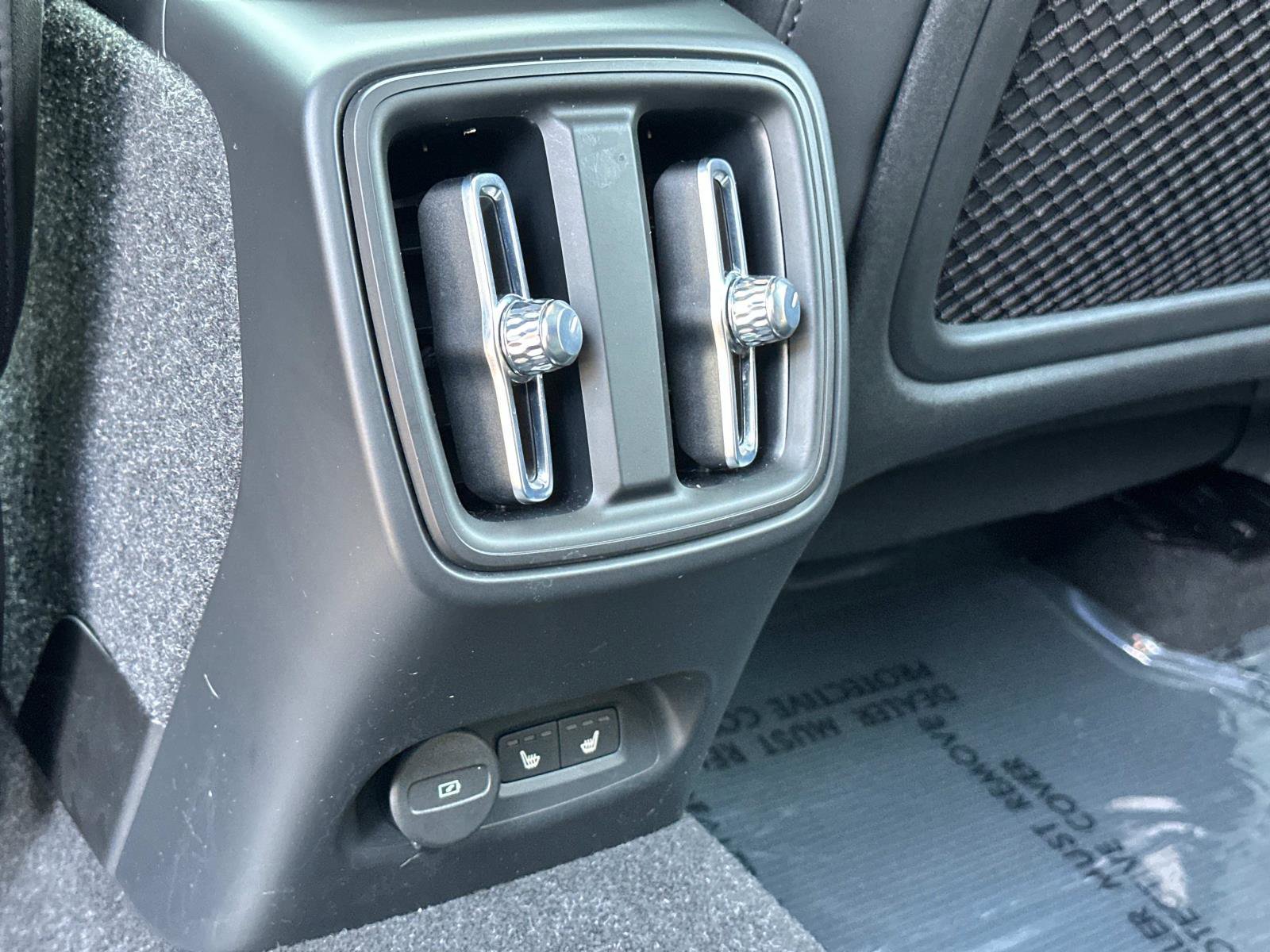 Certified 2023 Volvo XC40 Recharge Ultimate image 22