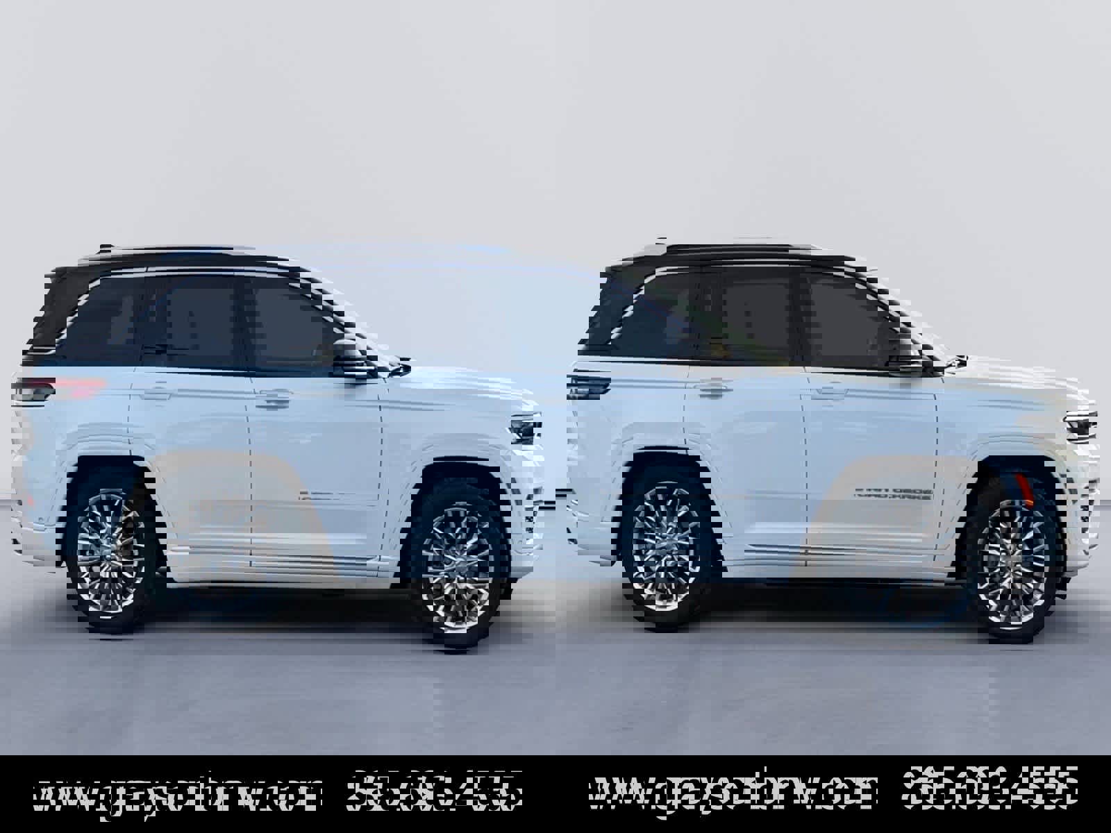 Used 2022 Jeep Grand Cherokee Summit w/ Luxury Tech Group V image 2