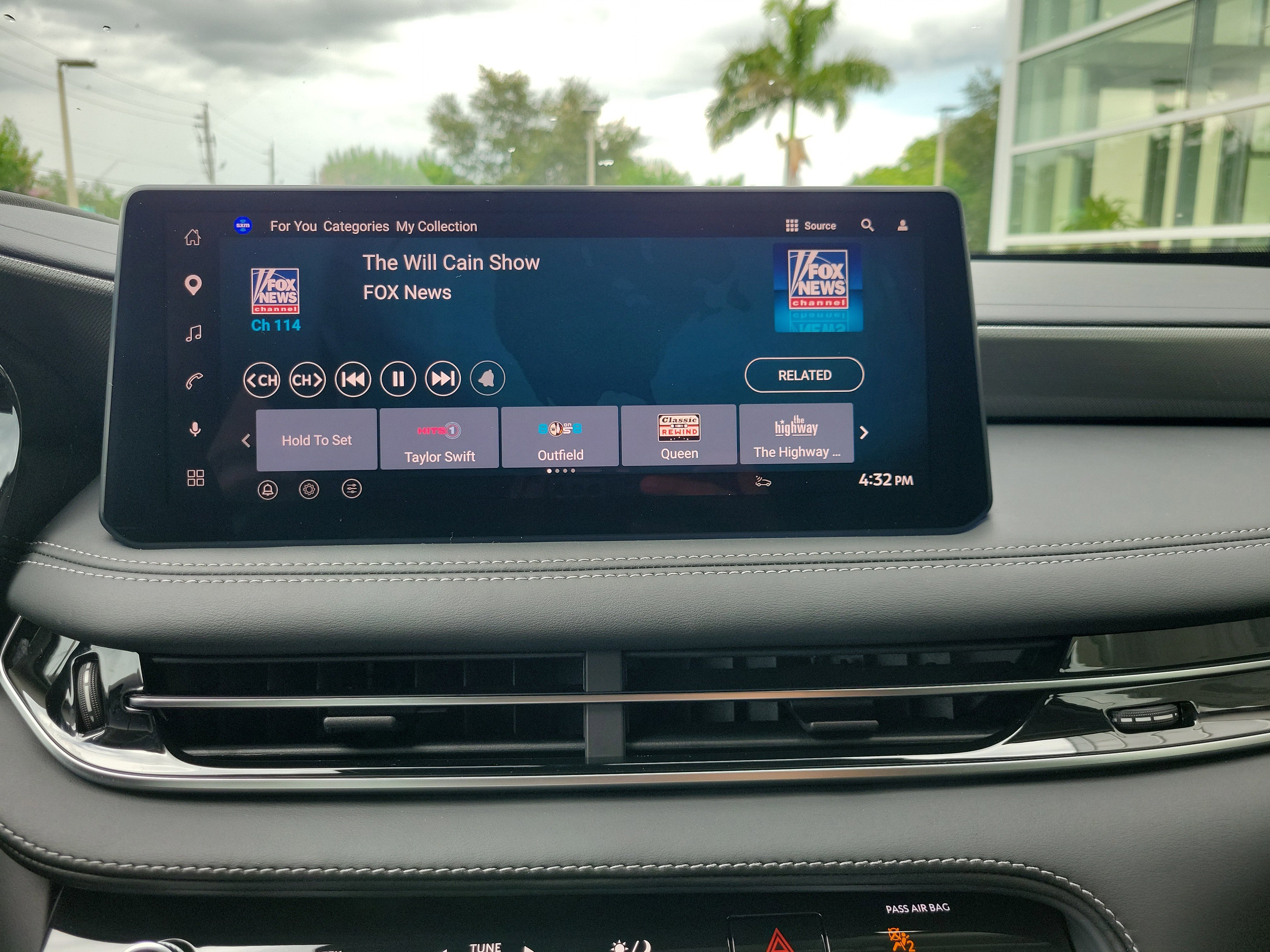 New 2027 INFINITI QX60 Luxe w/ Cargo Package FWD image 22