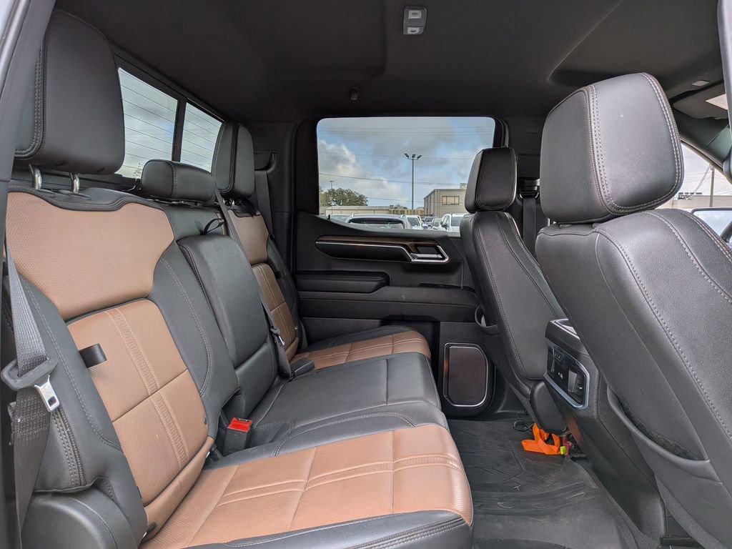 Used 2024 Chevrolet Silverado 1500 High Country image 23