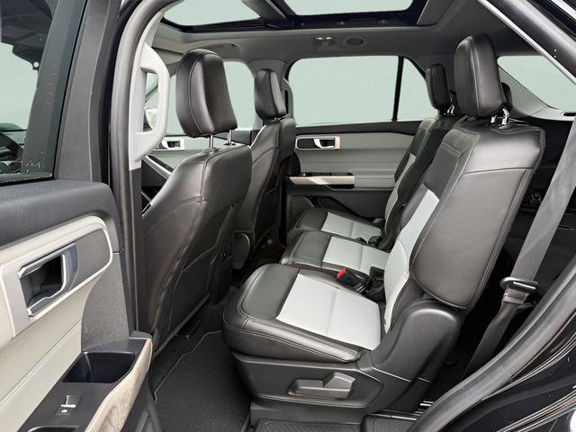 Used 2022 Ford Explorer XLT w/ Equipment Group 202A AWD/4WD image 5