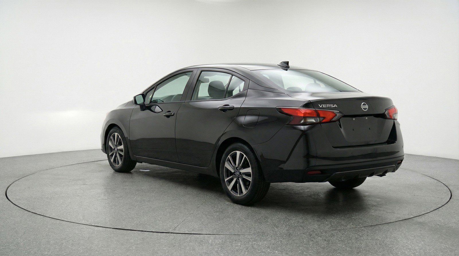 Used 2025 Nissan Versa SV image 6