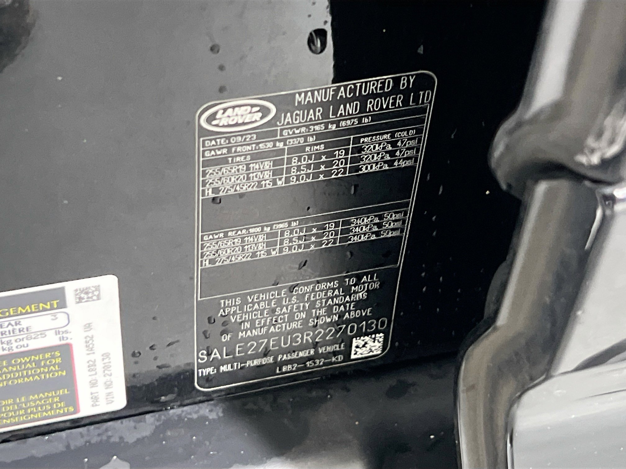 Used 2024 Land Rover Defender 110 X-Dynamic SE image 31