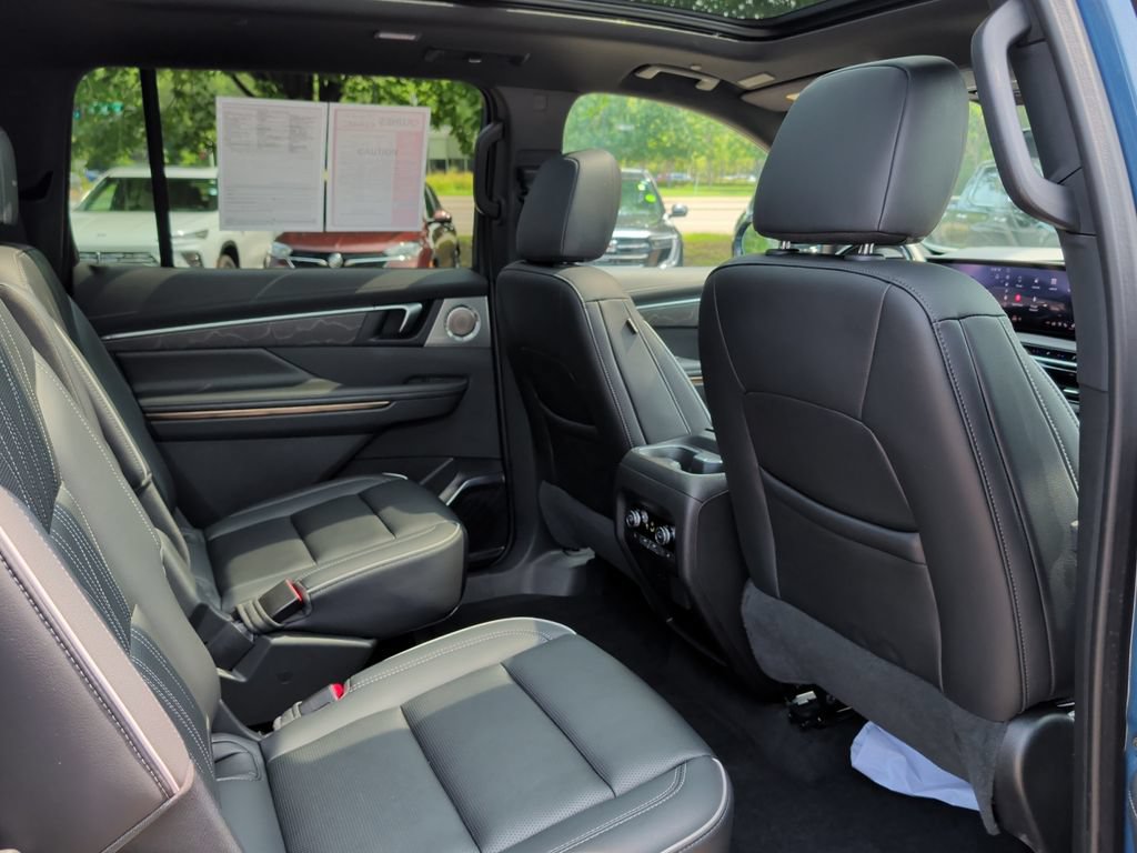 Used 2025 Buick Enclave Avenir w/ Super Cruise Package AWD/4WD image 61