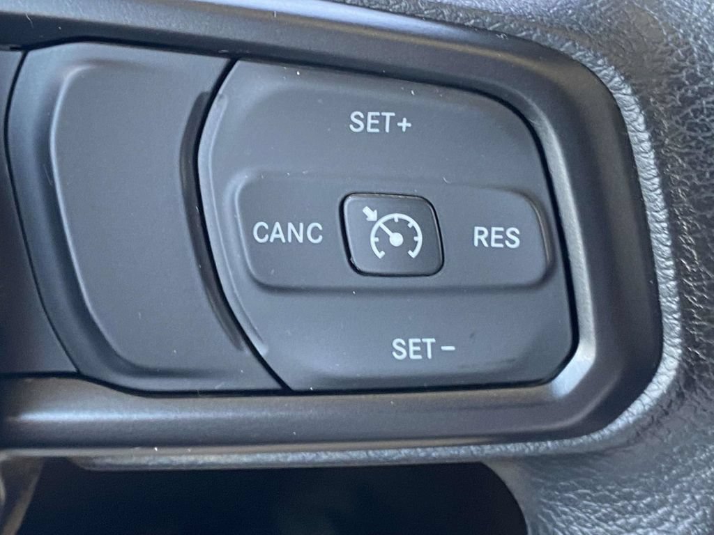 Used 2025 Jeep Gladiator Sport AWD/4WD image 29
