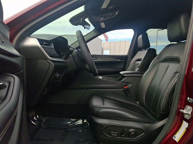 Used 2025 Jeep Grand Cherokee Limited image 13