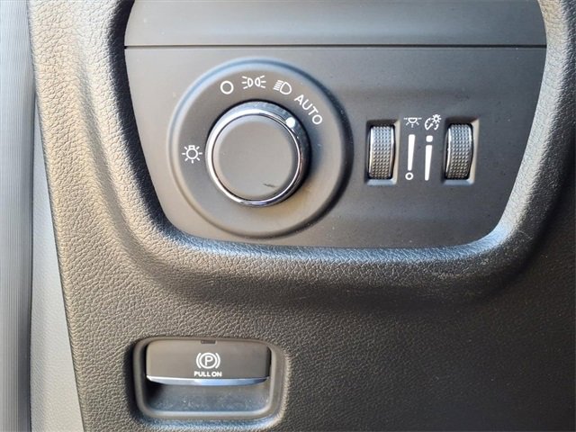 Used 2023 Jeep Grand Cherokee Laredo image 22