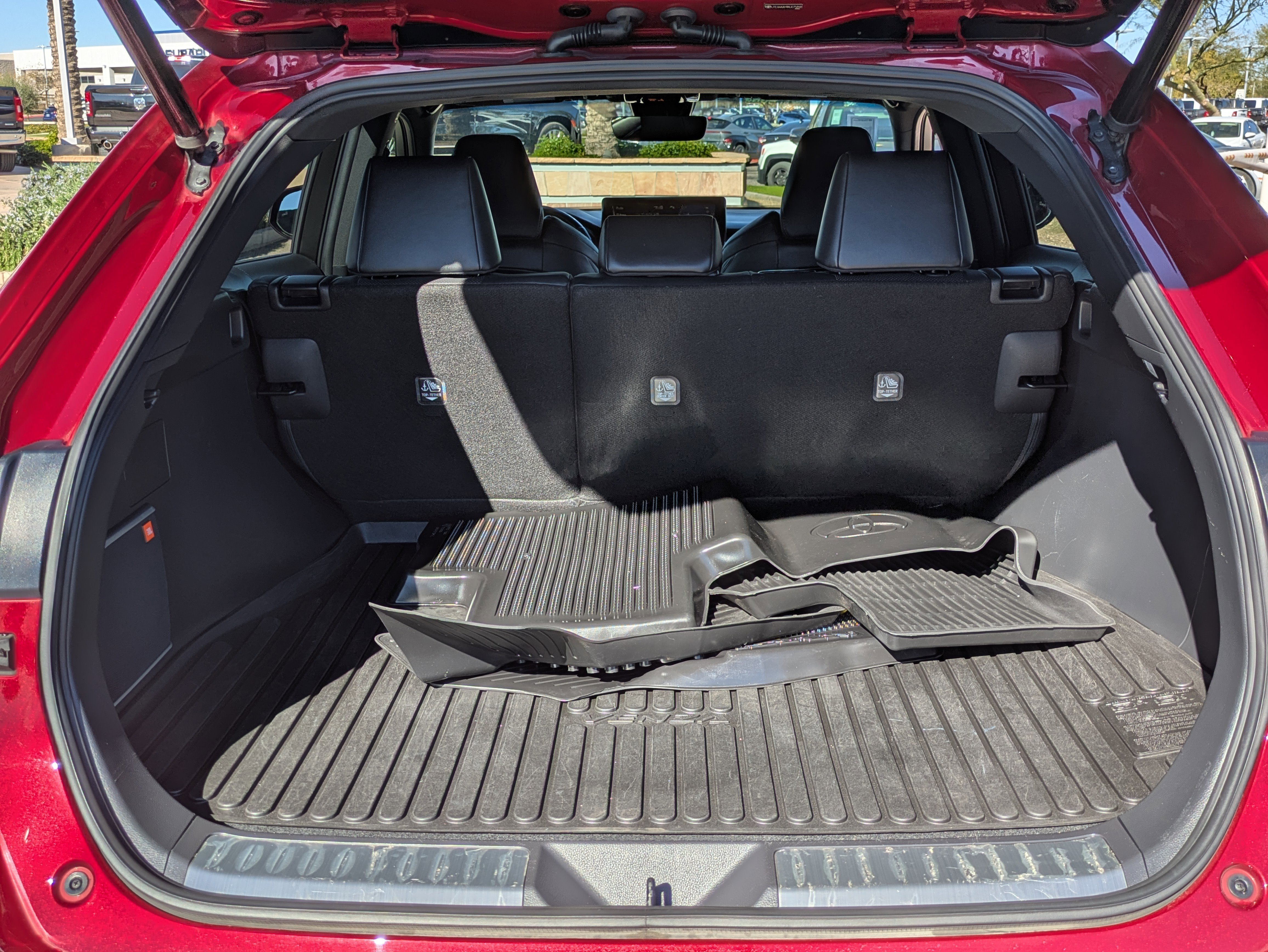 Used 2021 Toyota Venza XLE image 14