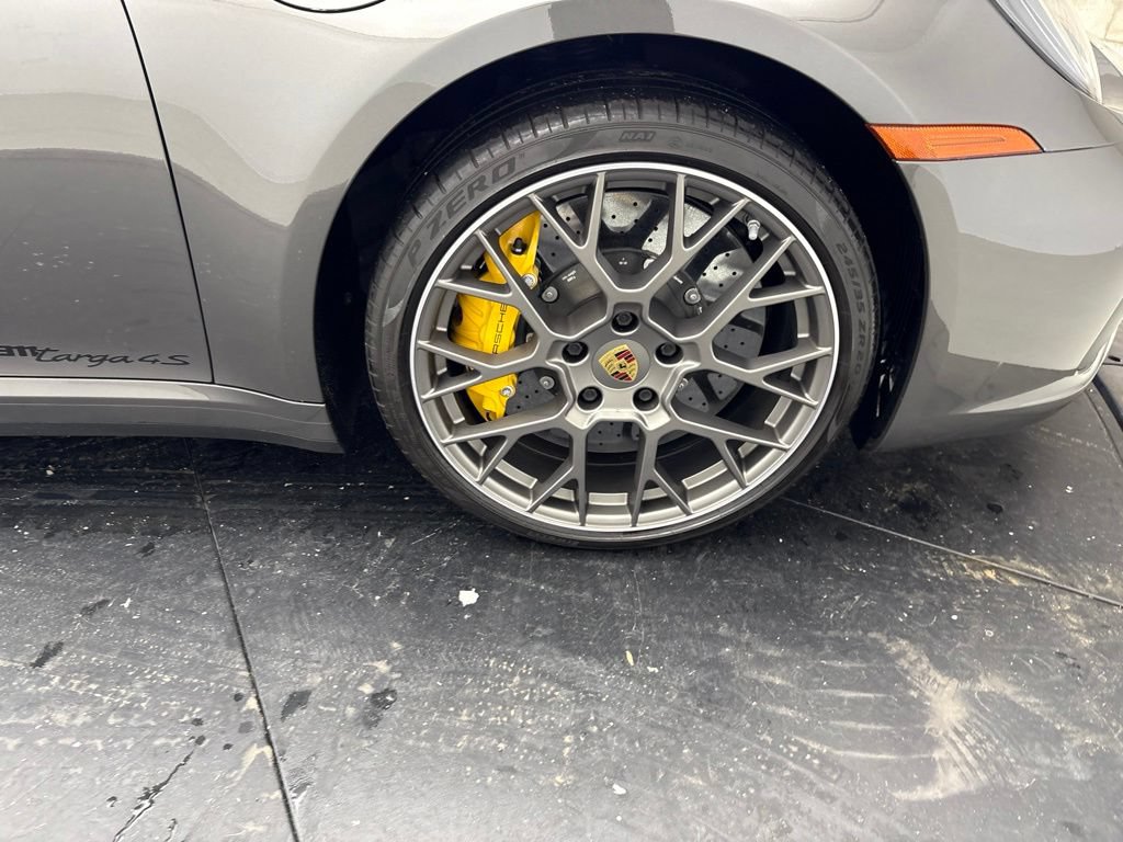 Certified 2022 Porsche 911 Targa 4S AWD/4WD image 17