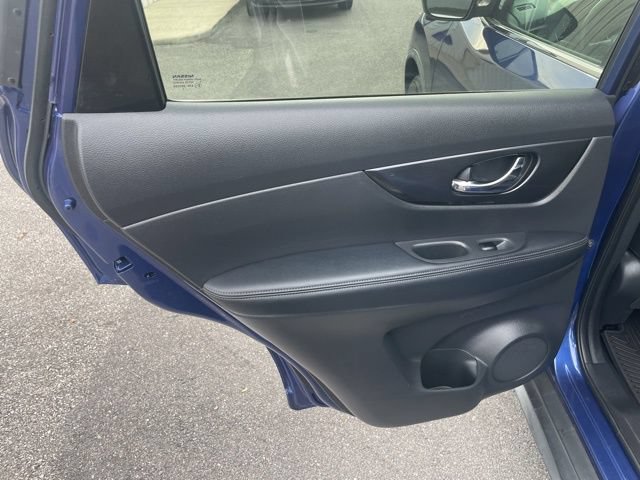 Used 2018 Nissan Rogue SV w/ Premium Package AWD/4WD image 31