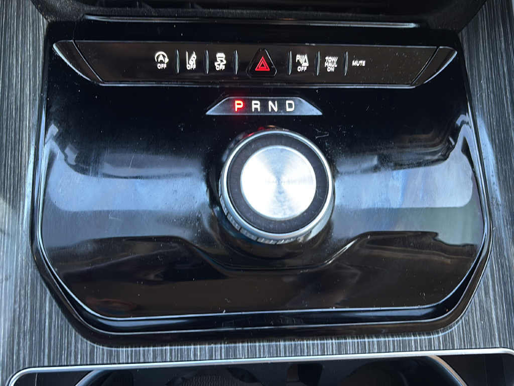 Used 2022 Jeep Wagoneer Series III RWD image 29