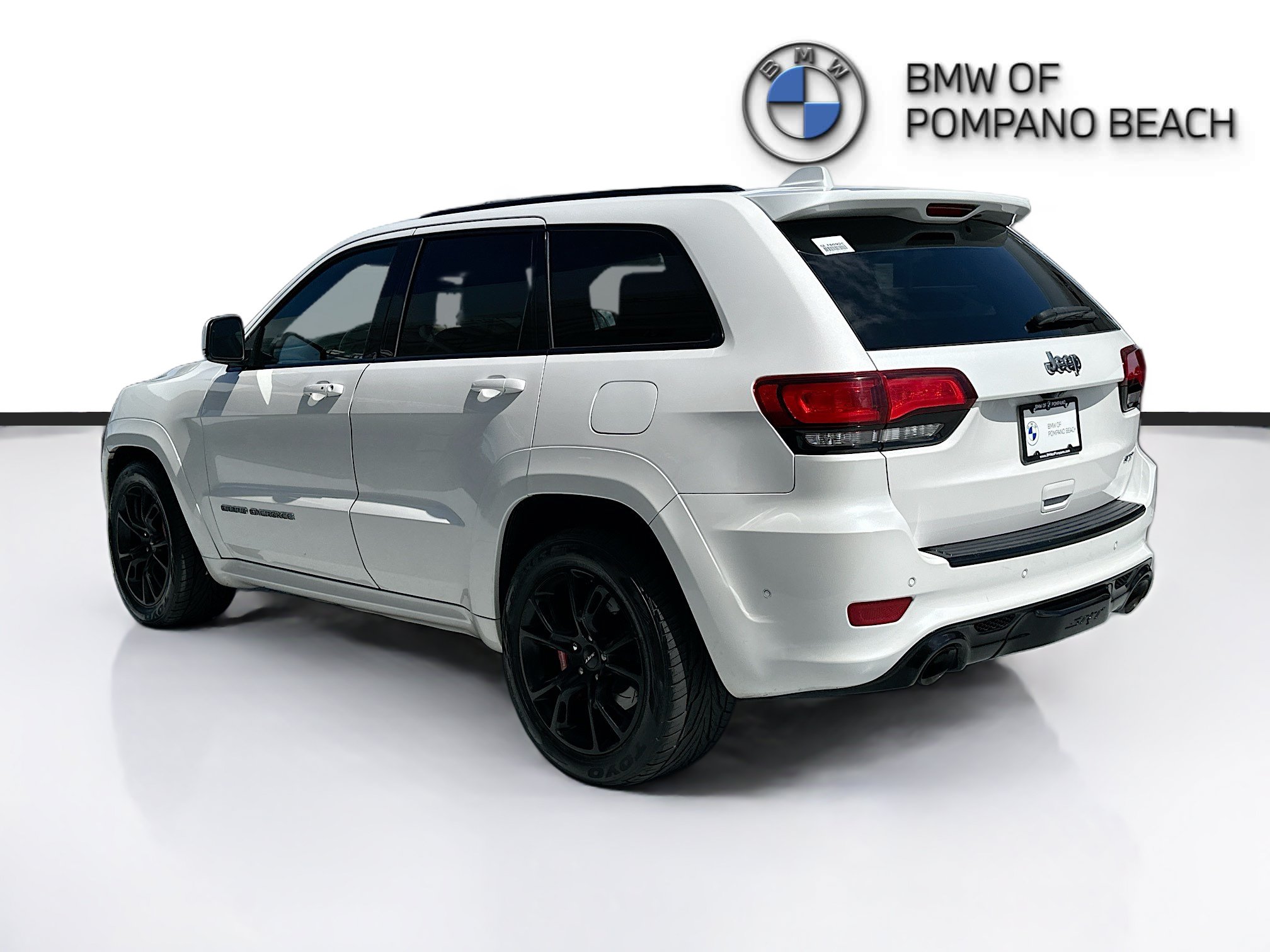Used 2017 Jeep Grand Cherokee SRT AWD/4WD image 5