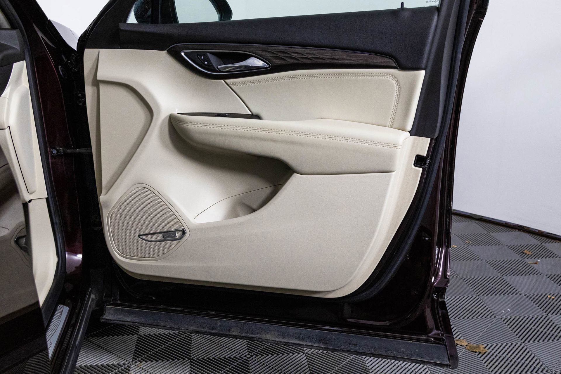 Certified 2023 Buick Envision Avenir image 41