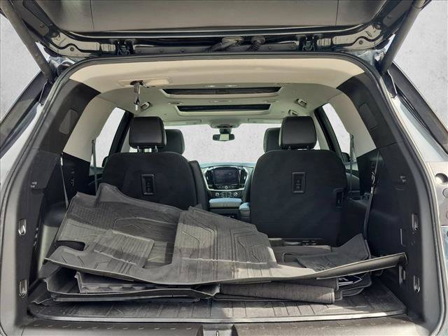 Used 2020 Chevrolet Traverse RS w/ LPO, 'HIT The Road' Package AWD/4WD image 6