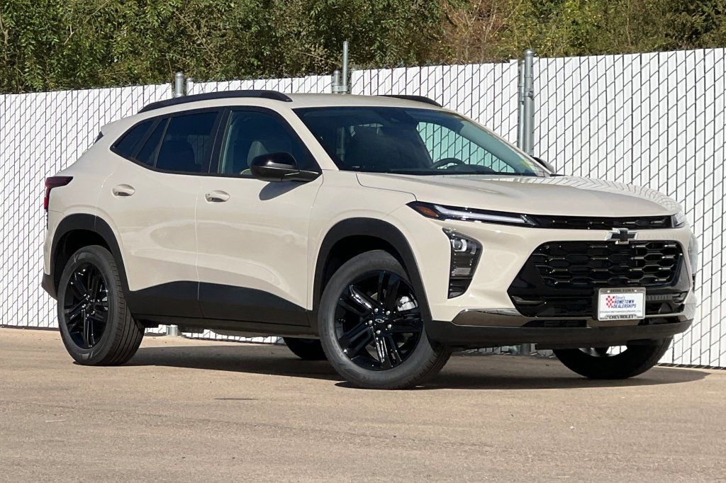 New 2026 Chevrolet Trax RS w/ Driver Confidence Package video 2