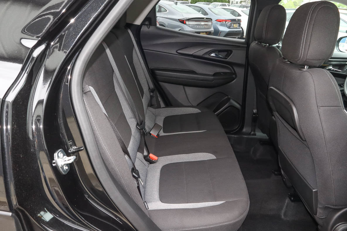 Used 2025 Chevrolet TrailBlazer LT AWD/4WD image 19