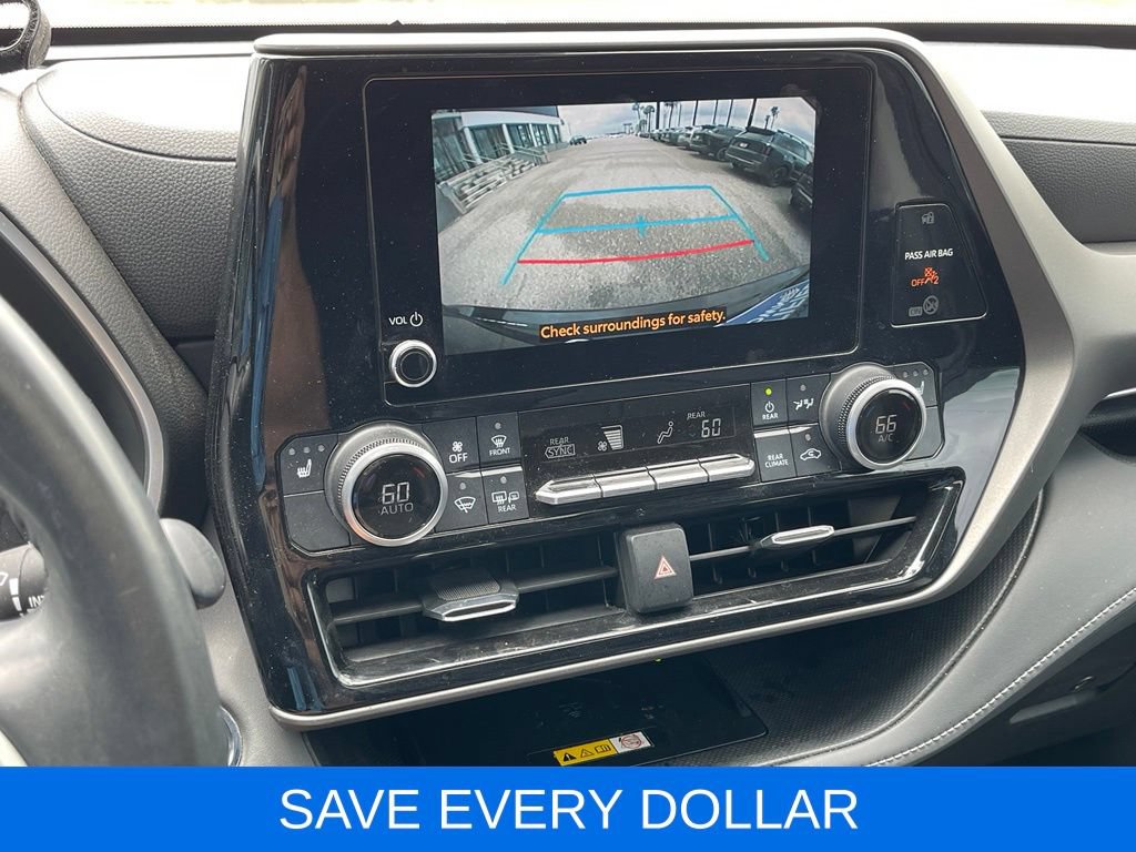 Used 2023 Toyota Highlander XLE FWD image 10