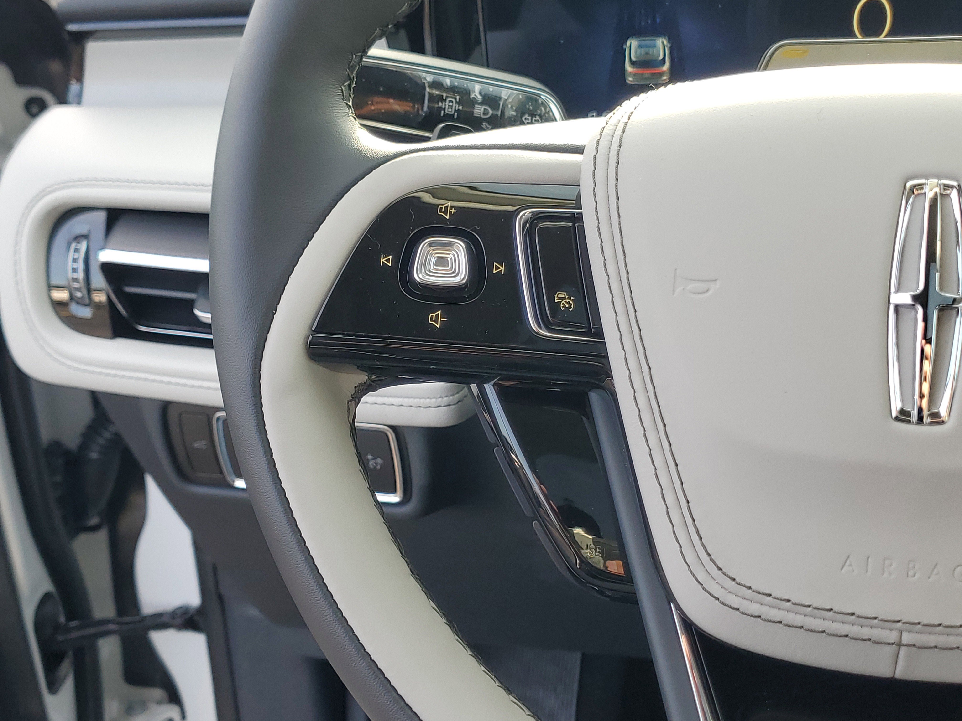 New 2026 Lincoln Aviator Reserve image 16