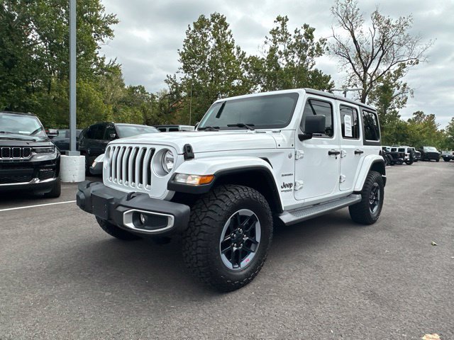 Used 2018 Jeep Wrangler Unlimited Sahara w/ Cold Weather Group AWD/4WD image 22
