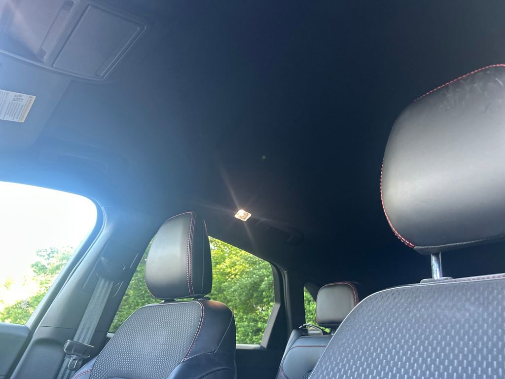 Used 2025 Ford Escape ST-Line Select AWD/4WD image 25