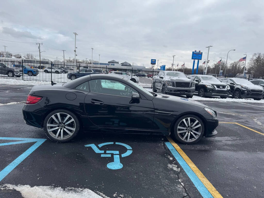 Used 2018 Mercedes-Benz SLC 300 image 28
