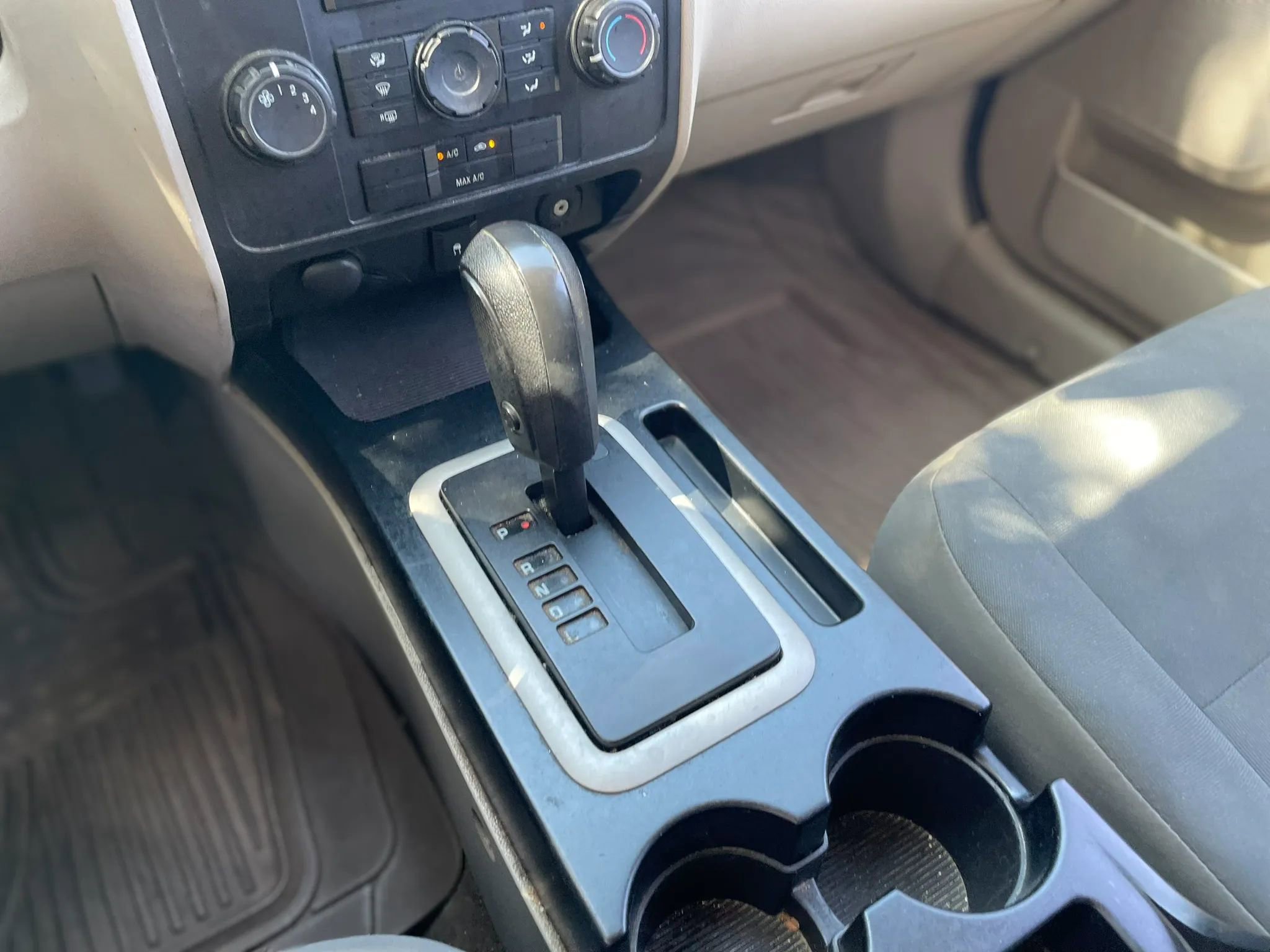 Used 2010 Ford Escape XLS FWD image 17