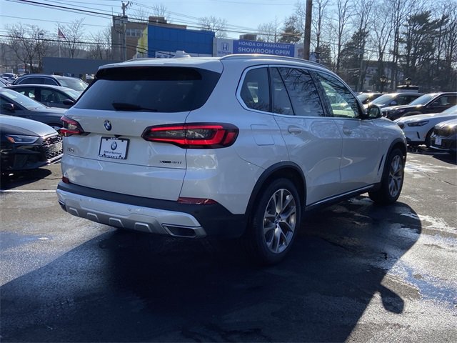 Certified 2022 BMW X5 xDrive40i w/ Parking Assistance Package image 5
