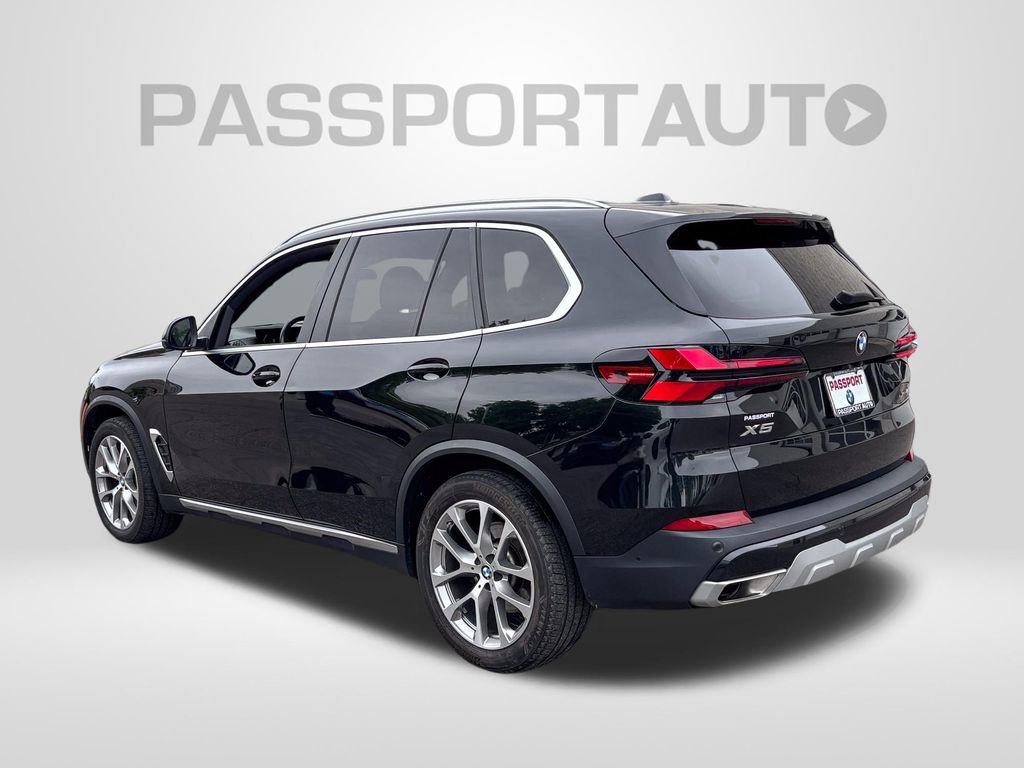 Certified 2024 BMW X5 xDrive40i w/ Premium Package AWD/4WD image 3